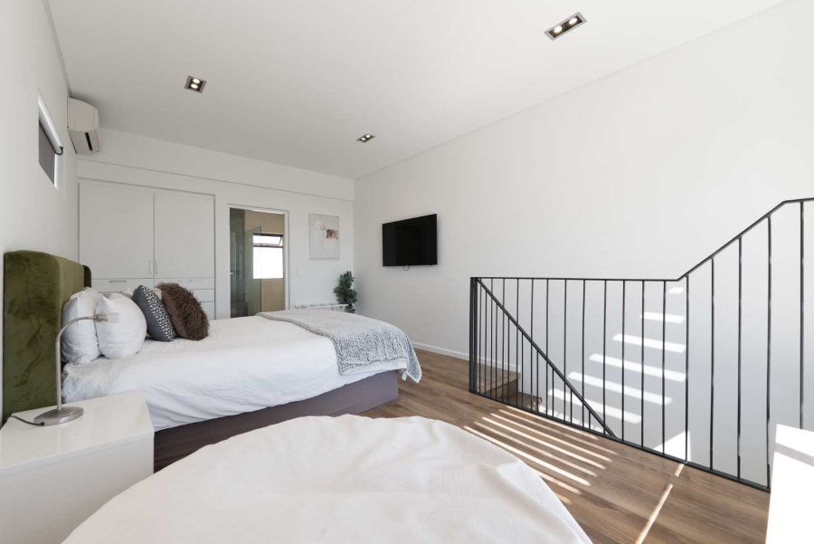 8 Bedroom Property for Sale in Camps Bay Western Cape